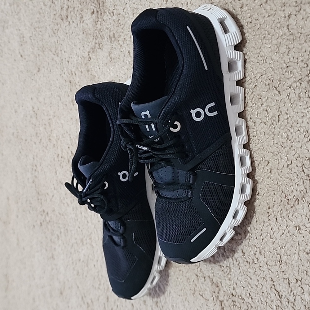On Clouds Tennis Shoes